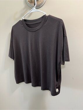 Vuori Charcoal Short Sleeve Crewneck Tee Women’s Size S
